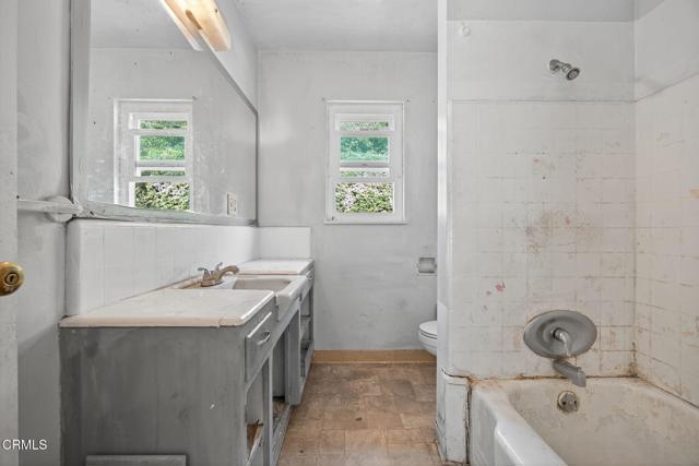 286 Homer Avenue, Ventura CA: https://media.crmls.org/mediaz/2e14bbb7-6fa4-4355-925f-6c41b1b6ba13.jpg