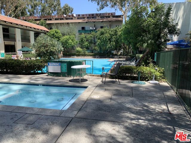 pool/hot tub