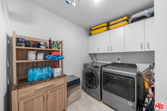 436 S Virgil Avenue, Los Angeles CA: https://media.crmls.org/mediaz/2e154a45-7bc0-4f3e-bf4b-66341c7deb1c.jpg