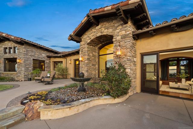 15707 Blue Crystal Trl, Poway CA: https://media.crmls.org/mediaz/2e158485-09f6-414a-beab-22f984b60341.jpg