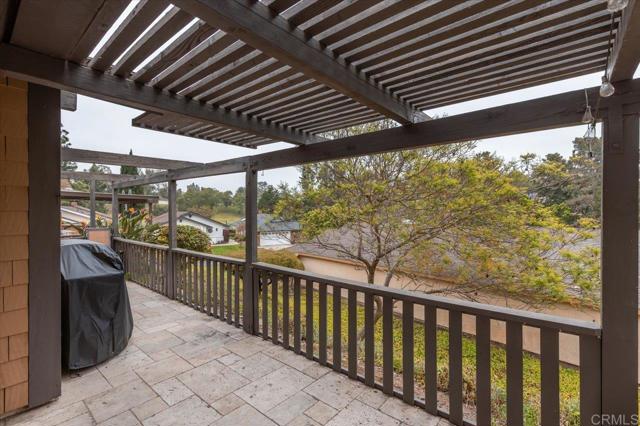 1209 La Verde Lane, San Marcos CA: https://media.crmls.org/mediaz/2e15cb3e-102c-46f8-b9bf-8069f6fe1cf3.jpg