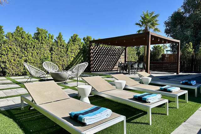 3095 N Chuperosa Road, Palm Springs CA: https://media.crmls.org/mediaz/2e16085a-c1aa-4809-b0e0-f01be702dc32.jpg