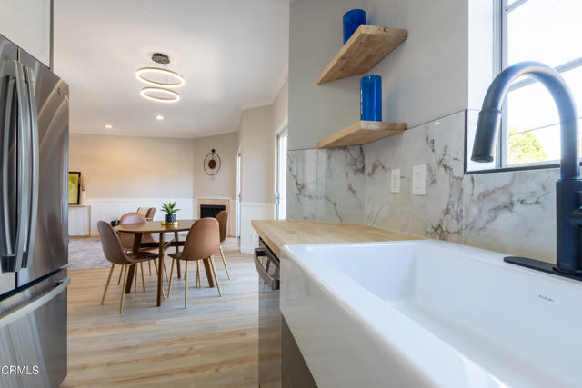 Detail Gallery Image 10 of 26 For 5135 Zelzah Ave #107,  Encino,  CA 91316 - 2 Beds | 2 Baths