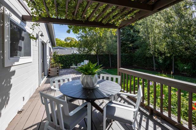 721 14th Avenue, Menlo Park CA: https://media.crmls.org/mediaz/2e1669f1-bb8a-4987-af0f-3a6d0b5a083c.jpg