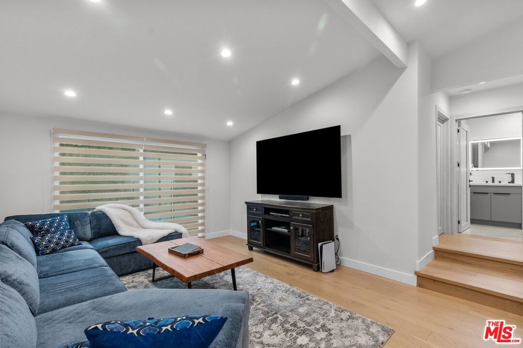 4323 Irvine AvenueStudio City img 3
