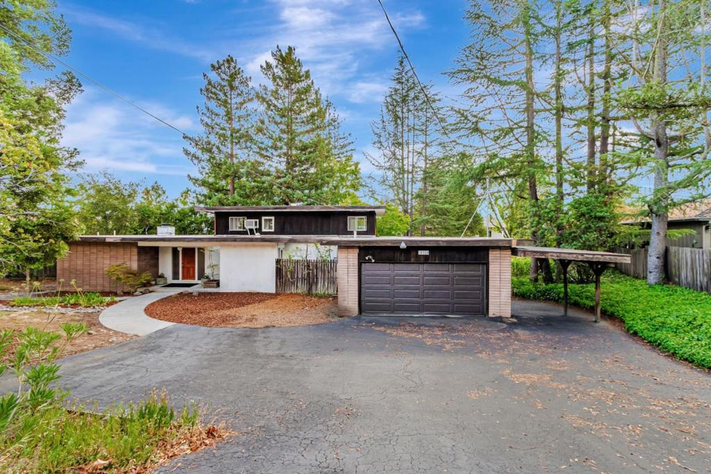 16120 Viewfield Road