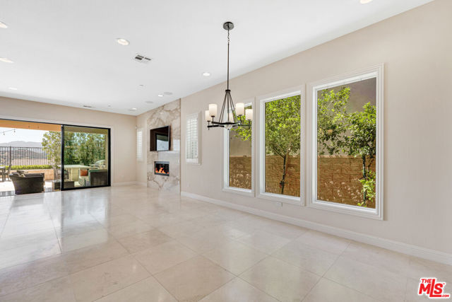 11945 Mirabel Way, Porter Ranch CA: https://media.crmls.org/mediaz/2e18a1f5-27c1-4eb2-9055-21f754a56fb1.jpg