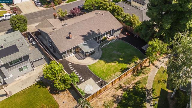 109 Baldwin Dr, Danville CA: https://media.crmls.org/mediaz/2e190444-e292-4f3a-8b25-9991aea2092b.jpg