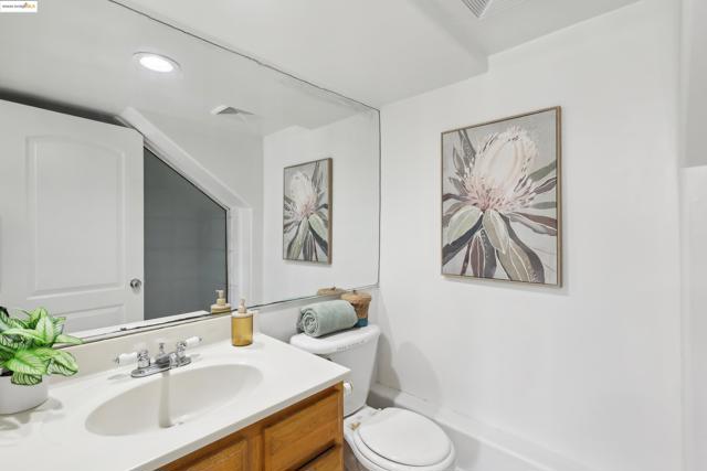 3064 E 15Th St, Oakland CA: https://media.crmls.org/mediaz/2e19e543-1875-4b89-a5b0-2afc1f277db9.jpg