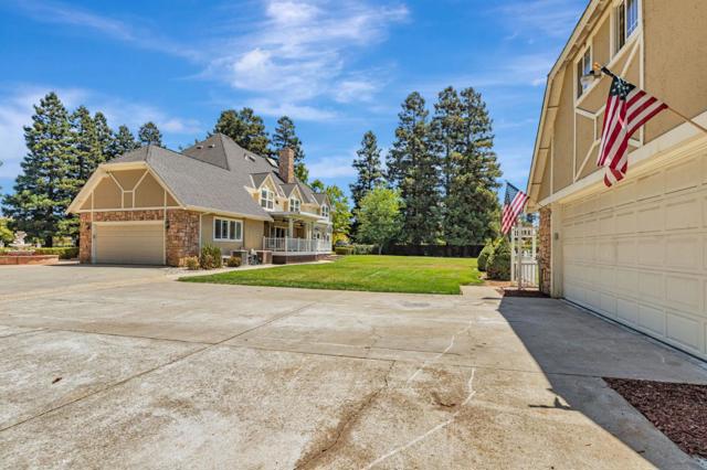 9885 Lantz Drive, Morgan Hill CA: https://media.crmls.org/mediaz/2e19e84e-a851-49fd-b7c6-db4b236c291c.jpg