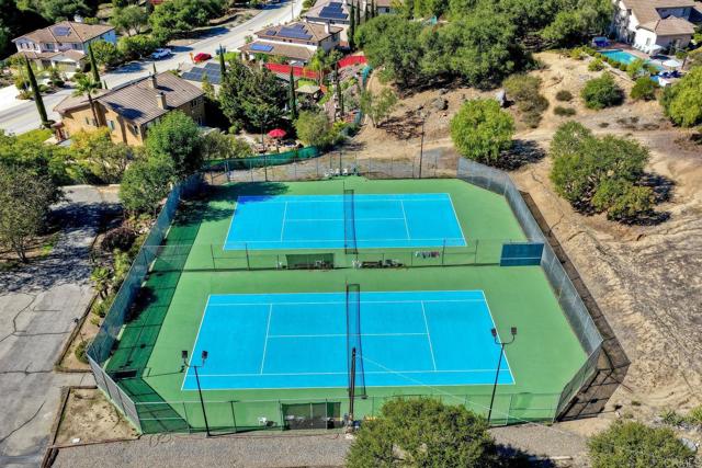 Detail Gallery Image 11 of 59 For 10629 Meadow Glen Way E, Escondido,  CA 92026 - 4 Beds | 2/1 Baths