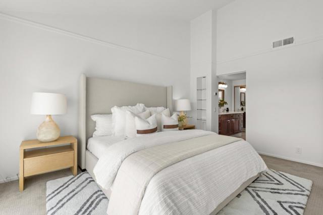 17 Spinnaker Place, Redwood City CA: https://media.crmls.org/mediaz/2e1bf7f4-2a34-4d3b-85d3-aca670d847b9.jpg