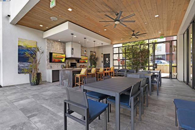 45158 Tom Blalock St, Fremont CA: https://media.crmls.org/mediaz/2e1c8fd4-ca37-44f1-8bb4-00033e427d20.jpg