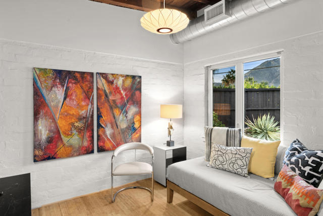 Image 10 of 30 For 2555 Junipero Avenue