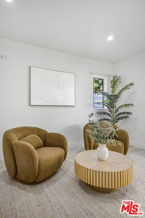 18202 Rancho Street, Tarzana CA: https://media.crmls.org/mediaz/2e1d2f78-3e79-47bd-840b-90c44a8be763.jpg
