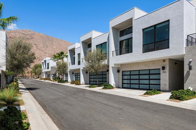 294 Mayfair Way, Palm Springs, CA 92264
