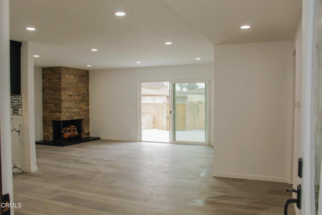 Detail Gallery Image 3 of 14 For 1430 Huntswood Way, Oxnard,  CA 93030 - 3 Beds | 2 Baths