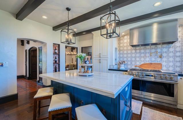 1 Santa Lucia Avenue, Salinas CA: https://media.crmls.org/mediaz/2e1d7ea9-c313-440d-8c98-3a479e4e4c89.jpg