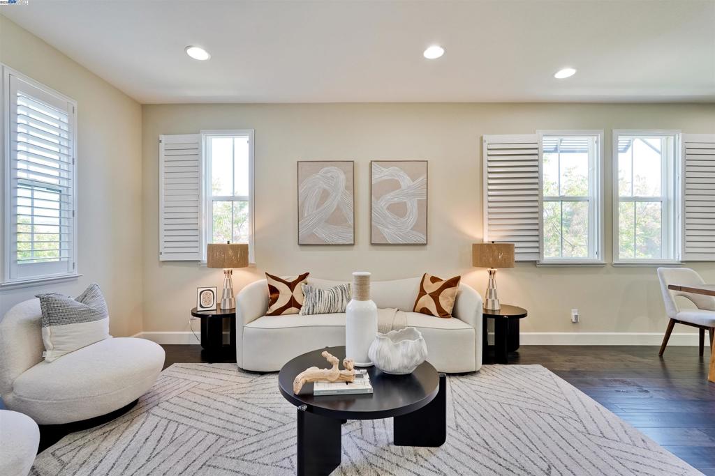 2851 Finca Terrace