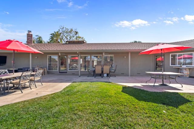 60 Dots Circle, Hollister CA: https://media.crmls.org/mediaz/2e1e2a72-d360-4d0f-8aad-283741499ec2.jpg