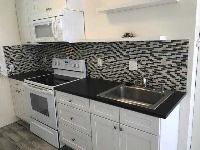 588 E Mel Avenue, Palm Springs CA: https://media.crmls.org/mediaz/2e1e7835-d438-4df8-80d5-2bb59492b243.jpg