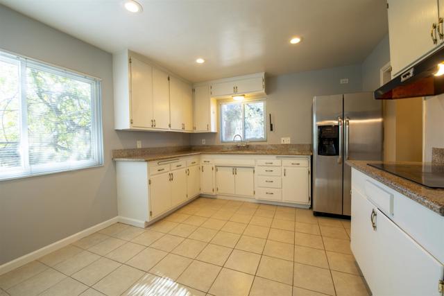 Detail Gallery Image 6 of 34 For 6158 60 Tarragona Dr, San Diego,  CA 92115 - – Beds | – Baths