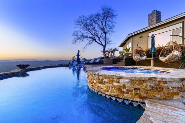 1078 Rainbow Crest Road, Fallbrook CA: https://media.crmls.org/mediaz/2e1f78ea-bef9-4137-bf1e-3515f830471f.jpg