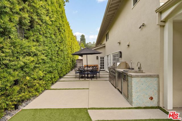 Drew Fenton | 837 N Bundy Drive Los Angeles CA | MLS: 7501781 Drew Fenton | 837 N Bundy Drive Los Angeles CA | MLS: 7501781