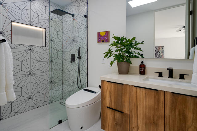 399 Desert Lakes Drive, Palm Springs CA: https://media.crmls.org/mediaz/2e1fd9d2-c699-4033-9845-ae2c3d7cc04f.jpg