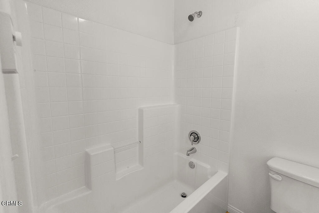 https://media.crmls.org/mediaz/2e2192e1-98c0-42f0-b07c-d4ba969d6e95.jpg?preset=X-Large