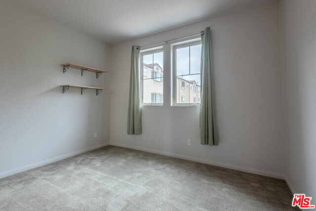 7254 N CEDAR Road, Van Nuys CA: https://media.crmls.org/mediaz/2e229b6f-a956-4a9e-866f-aacba1bcbba1.jpg