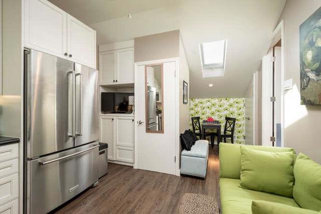 2044 Fairmont Drive, San Mateo CA: https://media.crmls.org/mediaz/2e230021-043a-480a-b1d6-c67d14b715df.jpg