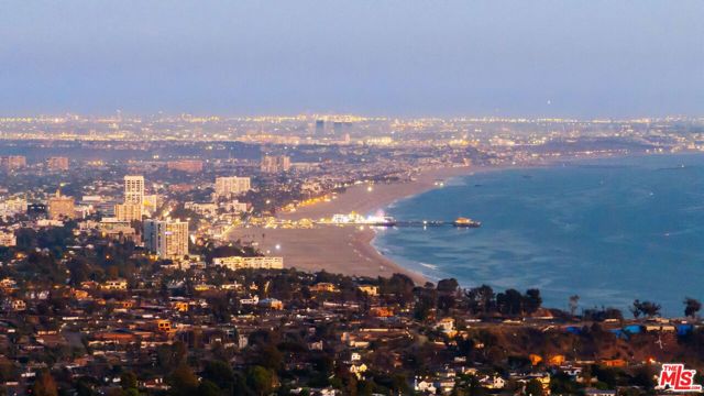 1058 Vista Grande Drive, Pacific Palisades, CA 90272