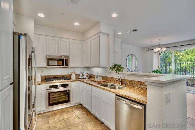 2793 Matera Ln, San Diego CA: https://media.crmls.org/mediaz/2e237c2d-8751-4aa0-bc25-febf854e8c6d.jpg