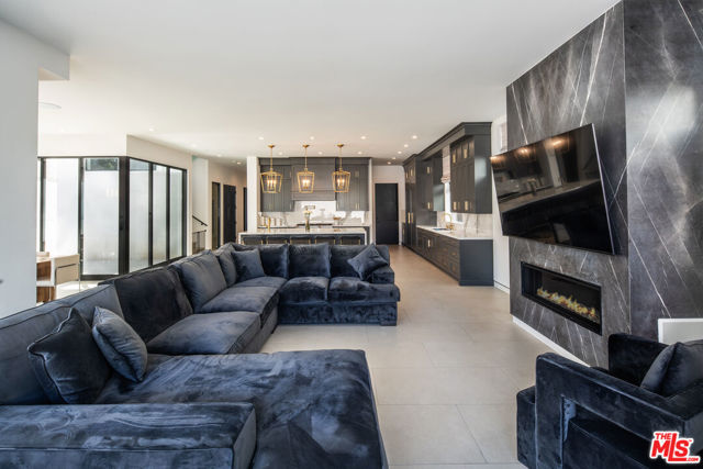 1562 Ensley Avenue, Los Angeles CA: https://media.crmls.org/mediaz/2e2619ba-f355-4c73-a1a4-636fc2d9765b.jpg