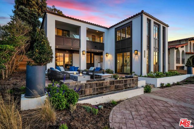 1736 Paseo Del Mar, Palos Verdes Estates CA: https://media.crmls.org/mediaz/2e26522f-326d-482c-9c99-6432ae66aab6.jpg