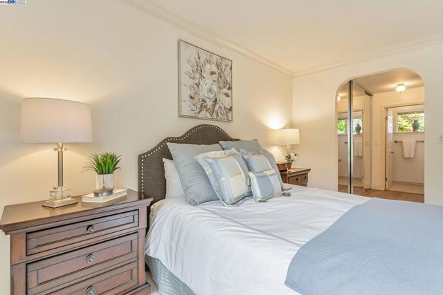 736 Tunbridge Rd, Danville CA: https://media.crmls.org/mediaz/2e26a302-b905-4a55-a9a7-f71f9548aa20.jpg