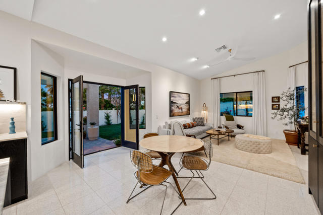 75465 Montecito Drive, Indian Wells CA: https://media.crmls.org/mediaz/2e280bf6-be30-4434-908f-a3e650c681b6.jpg