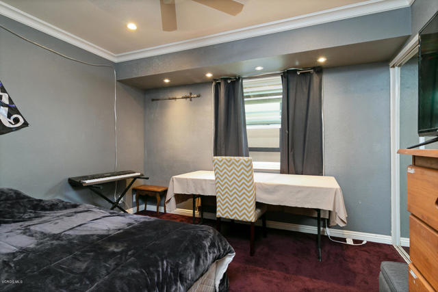 1210 Elder Street, Oxnard CA: https://media.crmls.org/mediaz/2e28c574-3bd6-4373-b0ed-7b5b013f3c5f.jpg