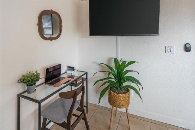 2604 06 Juan Street, San Diego CA: https://media.crmls.org/mediaz/2e296125-5e2a-4129-aaef-d6dbc464d7e5.jpg