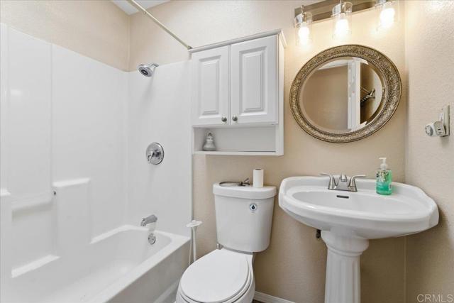 Detail Gallery Image 10 of 29 For 1032 Iris Ave, Imperial Beach,  CA 91932 - 4 Beds | 3 Baths