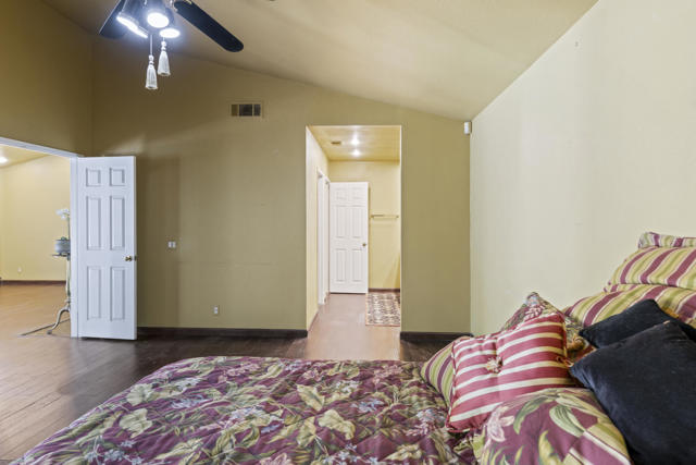 43755 Via Palma, Palm Desert CA: https://media.crmls.org/mediaz/2e2a0035-5904-4153-94e6-a0b6719f41bc.jpg