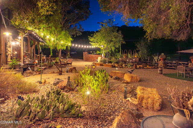 356 E Carlisle Road, Thousand Oaks CA: https://media.crmls.org/mediaz/2e2a4729-975f-413c-a47e-4c4a8782a96a.jpg