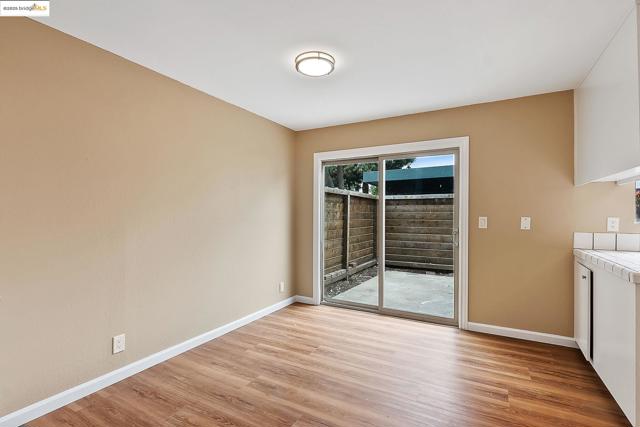 3300 Northwood Dr, Concord CA: https://media.crmls.org/mediaz/2e2ba0a4-a579-45eb-8d4a-e493b14174d2.jpg