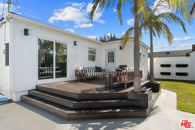 6129 W 76th Street, Los Angeles CA: https://media.crmls.org/mediaz/2e2bb432-2d77-4fe6-929e-29664589ae64.jpg