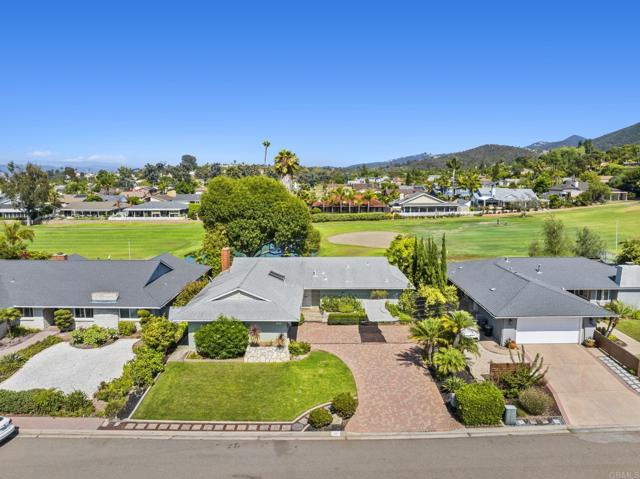 1051 La Reina Drive, San Marcos CA: https://media.crmls.org/mediaz/2e2c502b-b00b-45d5-8ebb-08d1e6eaed15.jpg