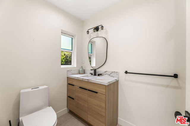 Drew Fenton | 266 Mabery Road Santa Monica CA | MLS: 7395913