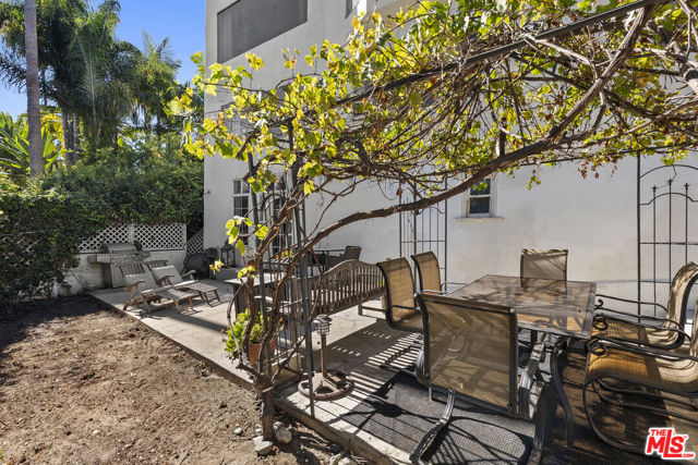 2014 Whitley Avenue, Los Angeles CA: https://media.crmls.org/mediaz/2e2cd77b-172c-4cbb-ac28-f528c6fa14e9.jpg