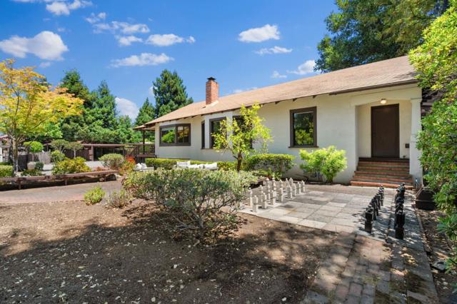 17 Oak Street, Los Altos CA: https://media.crmls.org/mediaz/2e2d6d1d-7095-4df0-b3a0-108762711bf7.jpg
