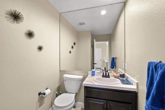 Detail Gallery Image 17 of 42 For 2259 Lago Ventana, Chula Vista,  CA 91914 - 3 Beds | 2/1 Baths